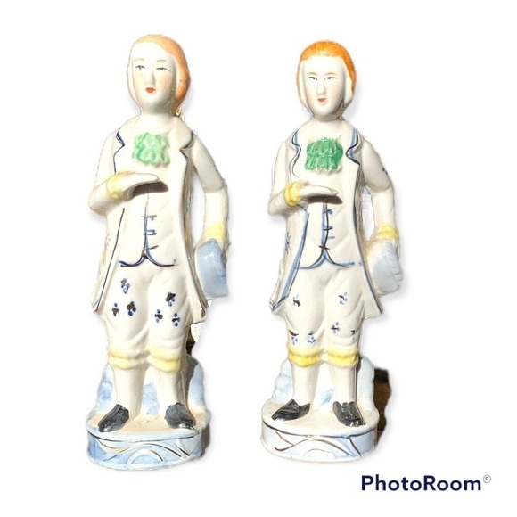𝅺VINTAGE Pair of Porcelain Victorian Dutch Figurines Made in Occupied Japan EUC - Picture 1 of 4